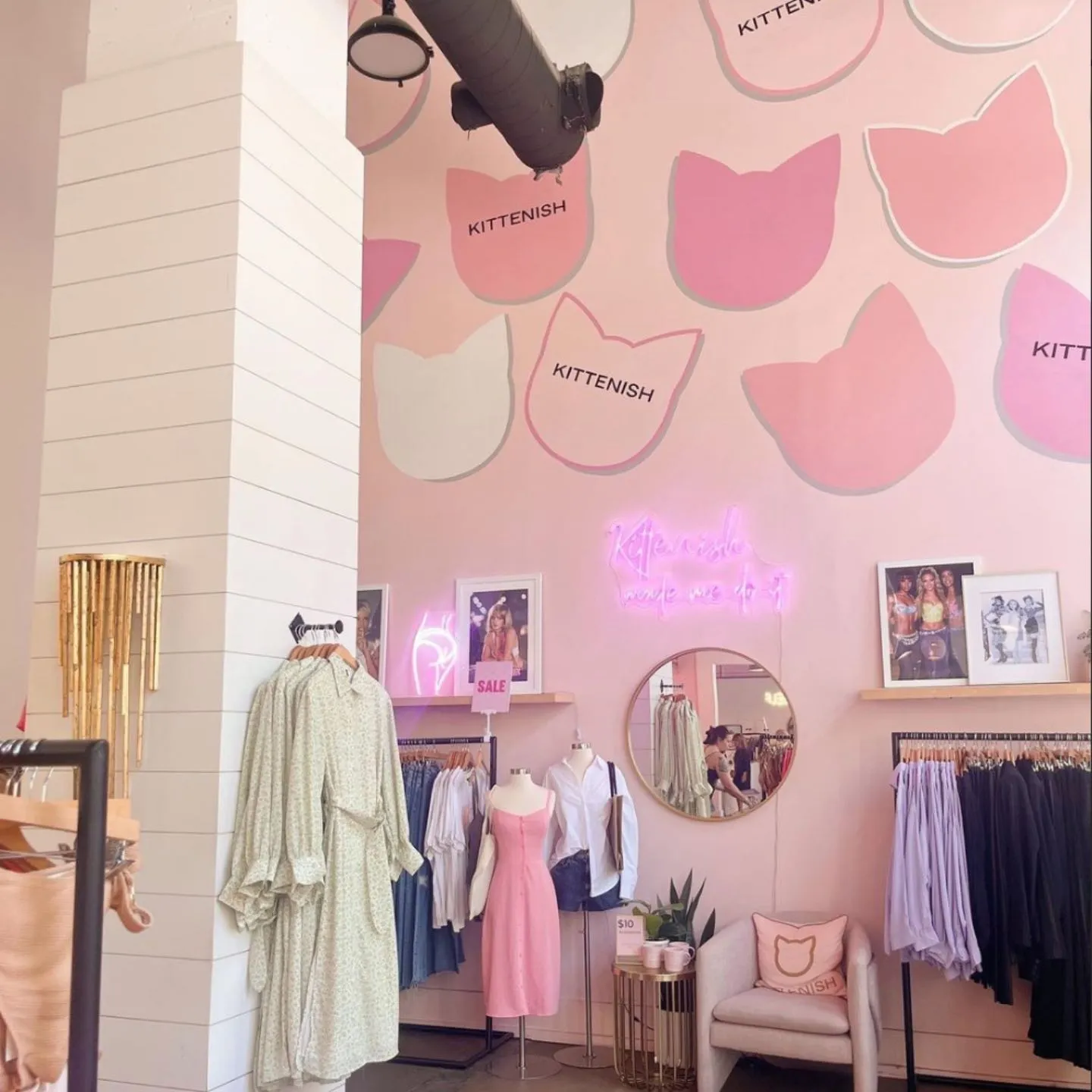 Walking Tour with Sip n' Shop Nashville Tours